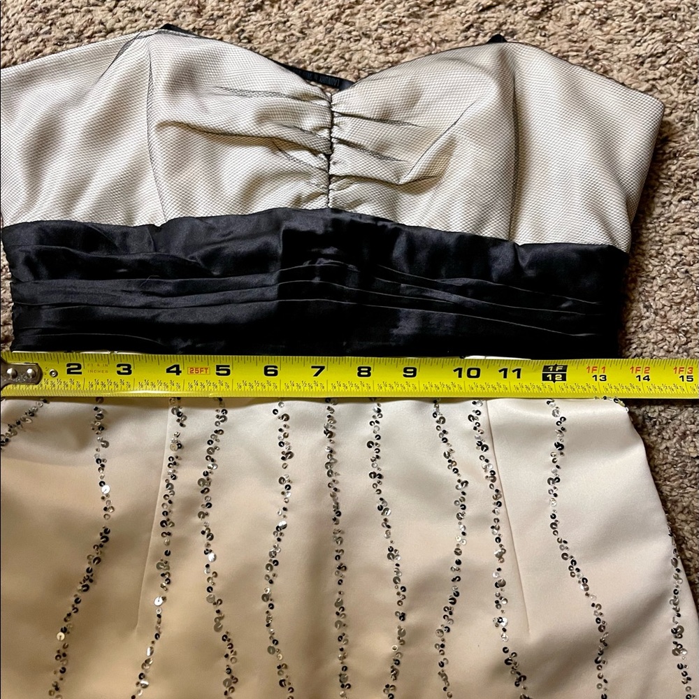 Laundry by Shelli Segal Strapless Dress-Size 2 - Picture 6 of 9